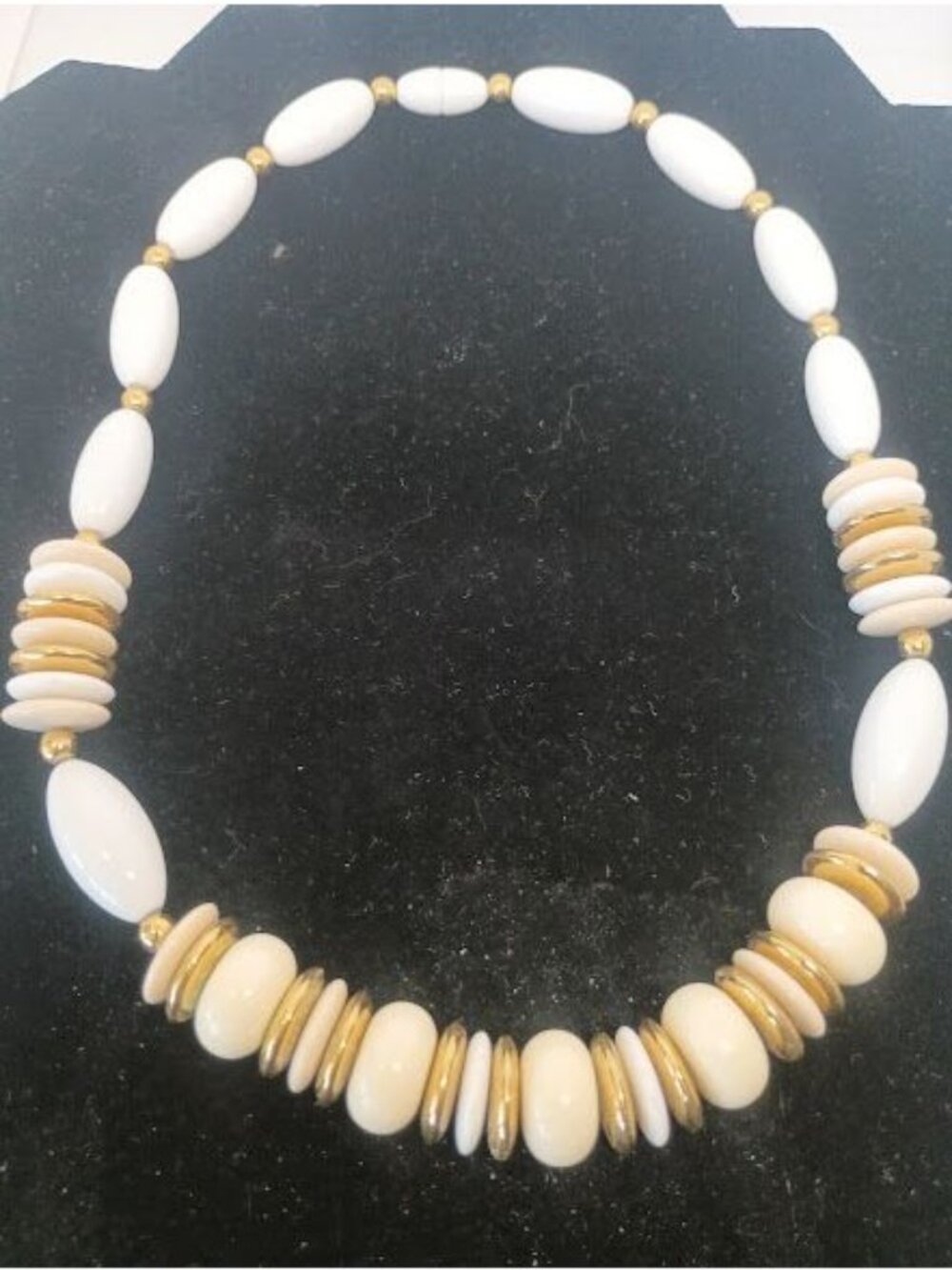 2 Vintage White & Gold Beaded Collar Necklaces Glass Hexagonal & Rresin Oval - Picture 4 of 14
